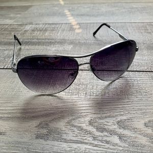 aviator style sunglasses